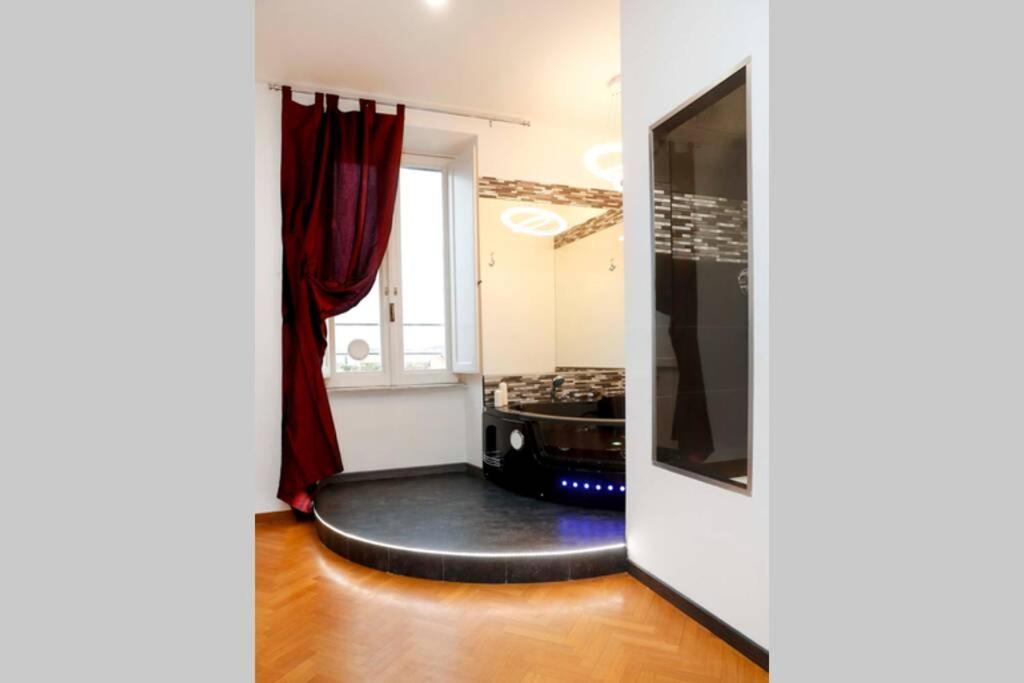 Black Enchanting Jacuzzi Trastevere - Collection Apartment